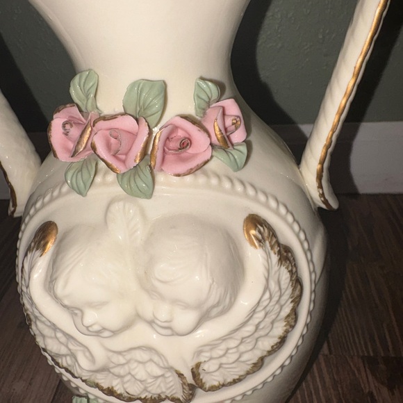 Vintage Porcelain White Raised Flowers Double Handle Cherub Vase 10.25" Angels - Picture 7 of 10